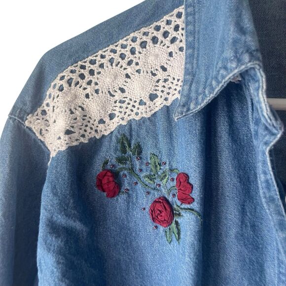 Haik's Vintage 90s Medium Denim Cottage Lace Rose Floral Embrodered Button Up - Picture 6 of 10